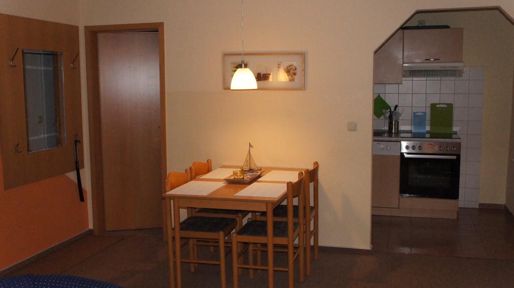 Ferienwohnungen Bütow Wißmar Zimmer foto